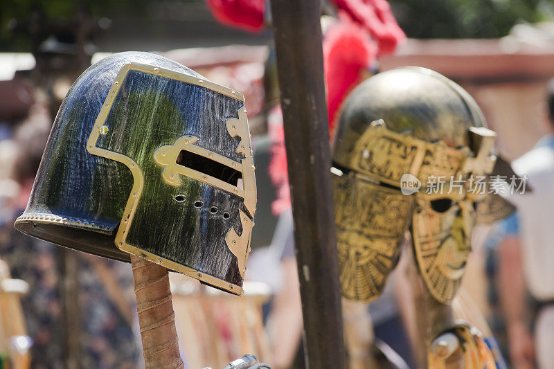 “Arde Lucus”传统节日中的古代头盔